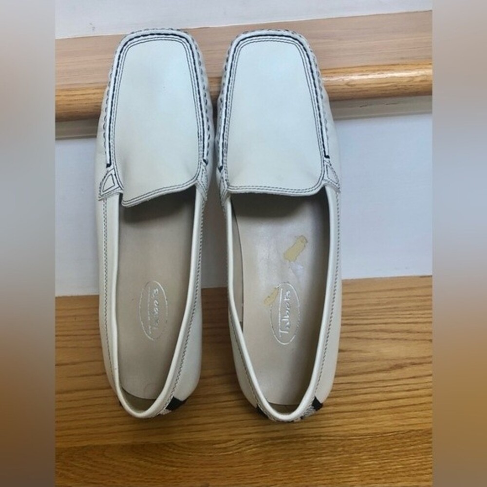 Talbots Gavin Size 8 1/2 white loafers slip on leather